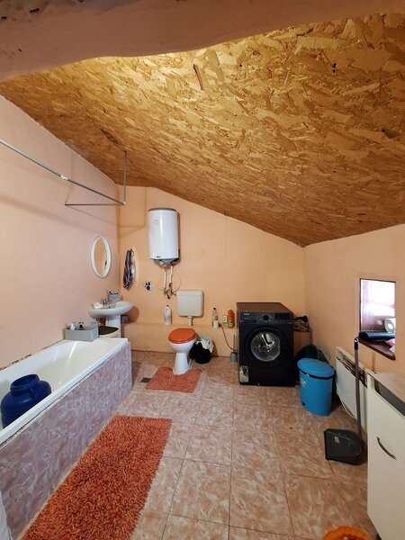 Muta-te la tara: teren 2500 mp, gradina si casa aproape de Bucuresti.
